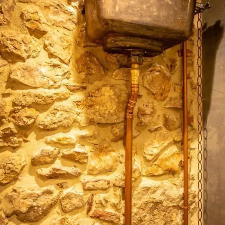 La Rondine فندق مبيت وإفطار 3*