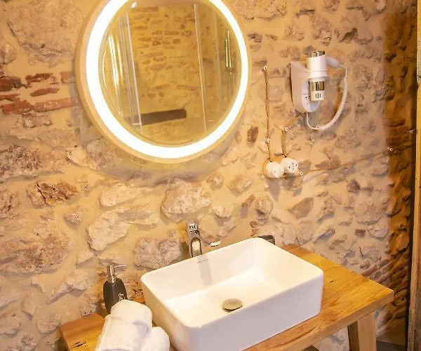 Alojamento de Acomodação e Pequeno-almoço La Rondine 3*