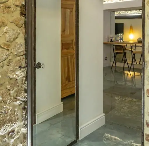 La Rondine Alojamento de Acomodação e Pequeno-almoço 3*